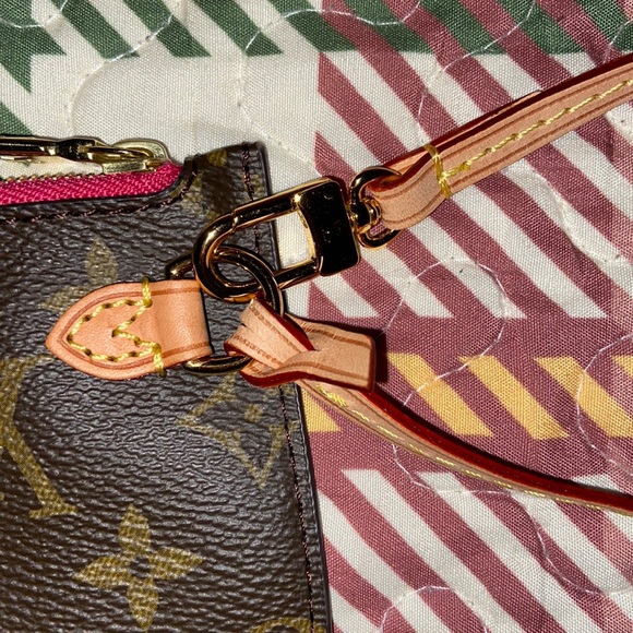 Auth Louis Vuitton Neverfull GM Pivoine Wristlet - Picture 6 of 7